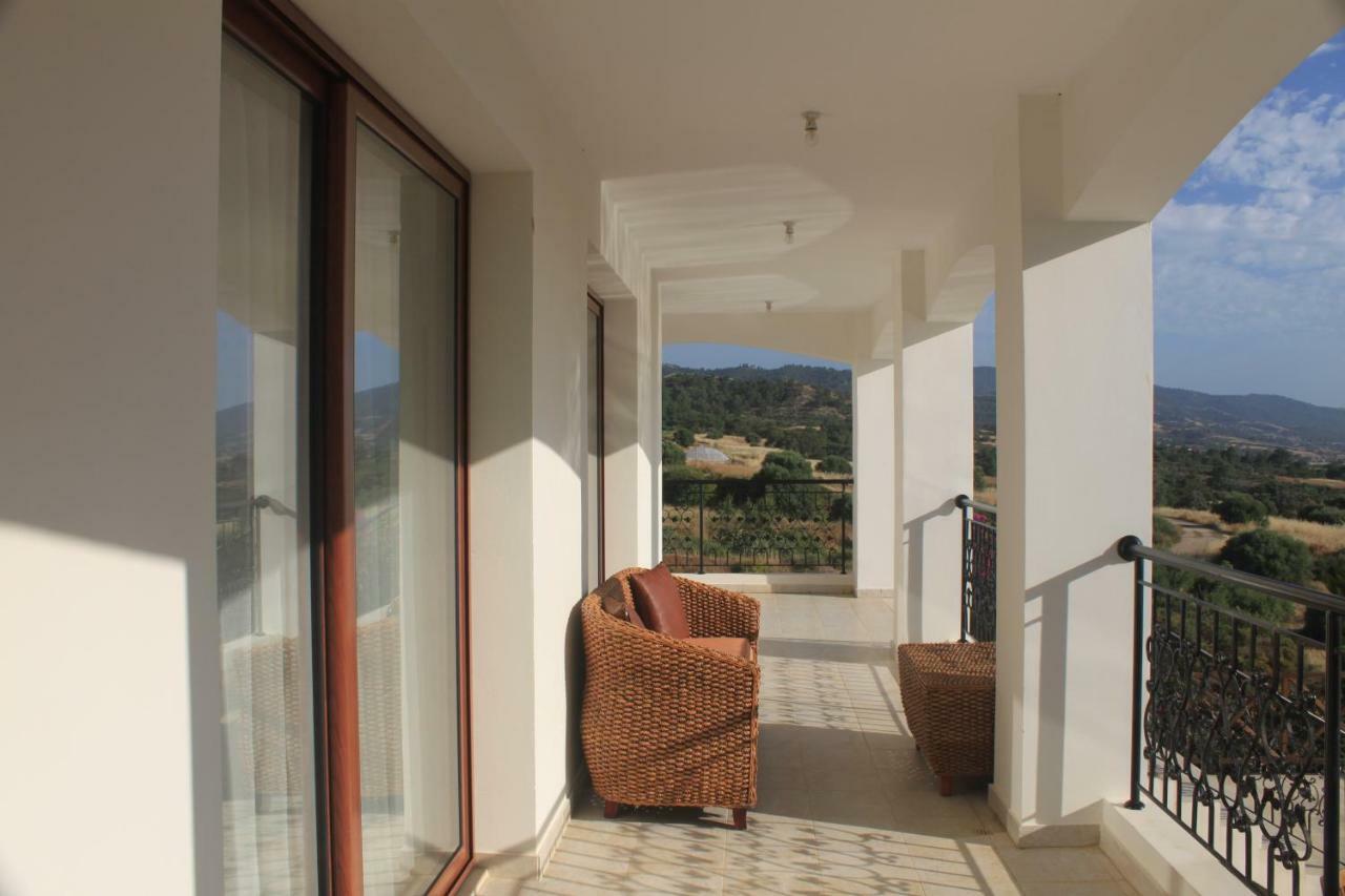 Martika Luxury Villa Agia Marina  Exterior photo